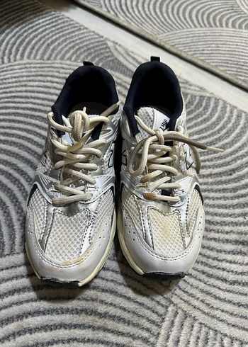 Gri Beyaz New Balance Kadın Spor Ayakkabı - Görsel 3