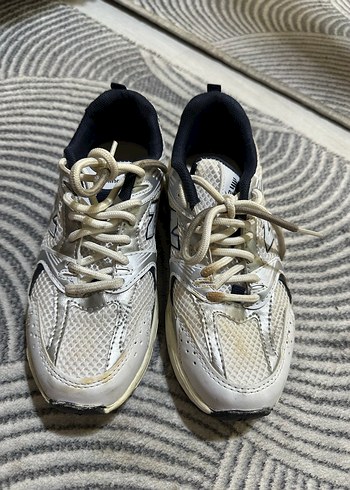 Gri Beyaz New Balance Kadın Spor Ayakkabı - Görsel 2