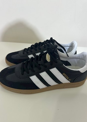 Adidas 40