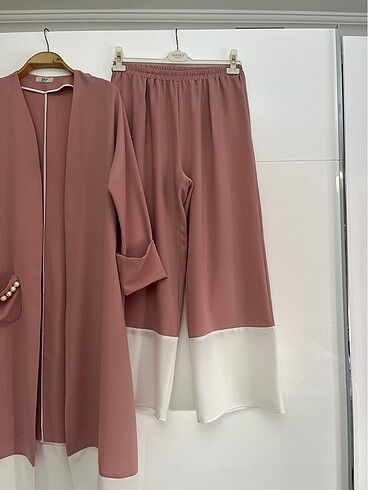 42 Beden pembe Renk Paerly markasına ait takım incili abaya