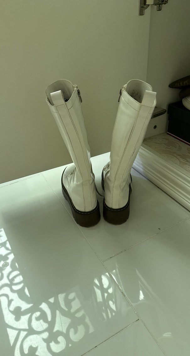 Beyaz Bağcıklı Kadın Çizme - Görsel 3