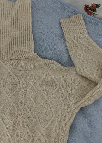 Bohem Tarzı Bej Boğazlı Örgü Kazak - Görsel 3