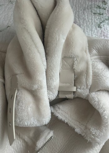 Beyaz Kürklü Kadın Mont - Görsel 8
