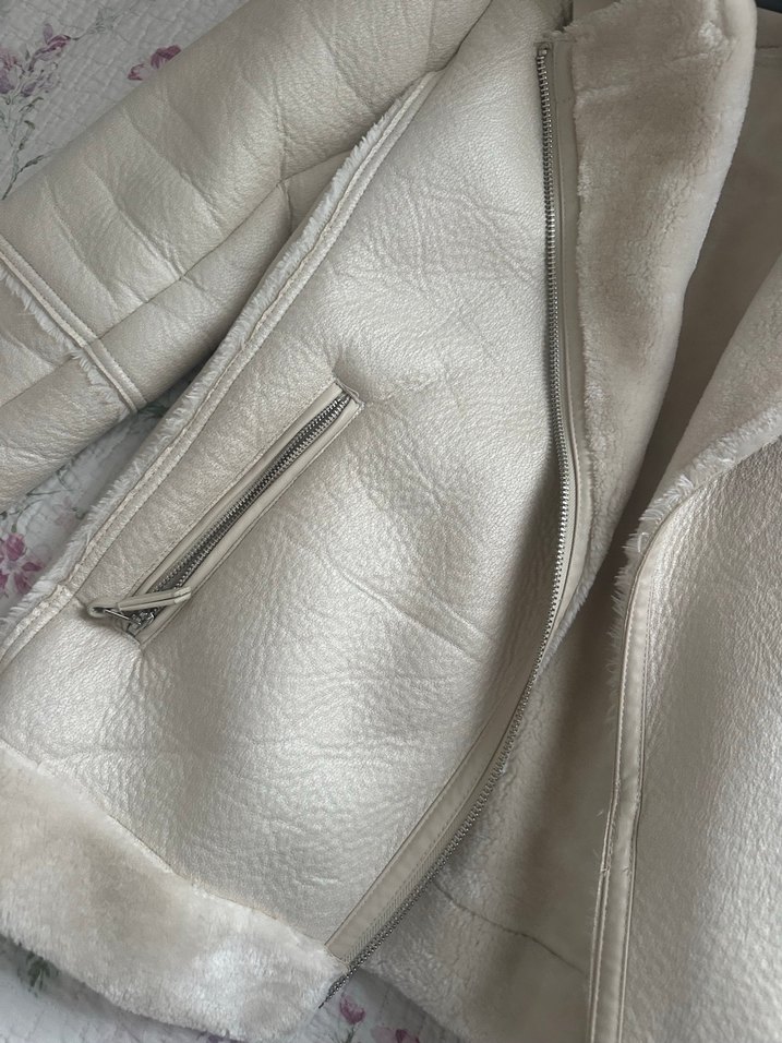 Beyaz Kürklü Kadın Mont - Görsel 5