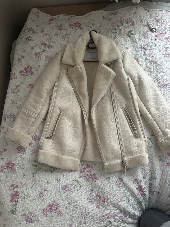 Beyaz Kürklü Kadın Mont - Görsel 2