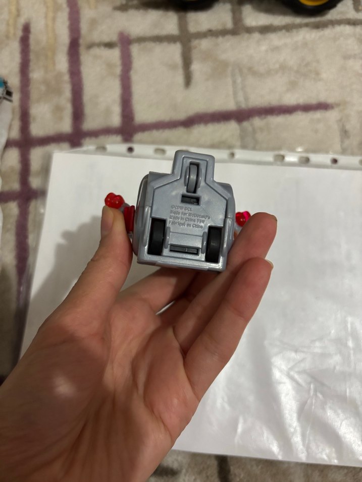 Gri Robot Figür Oyuncak - Görsel 2