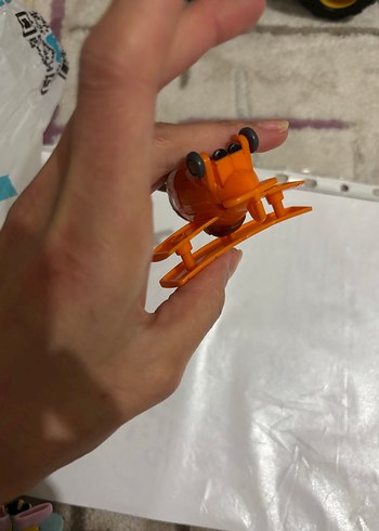 Turuncu Renkli Mini Uçak Figürü - Görsel 4