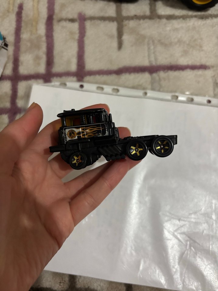 Siyah Minyatür Oyuncak Araba - Görsel 2