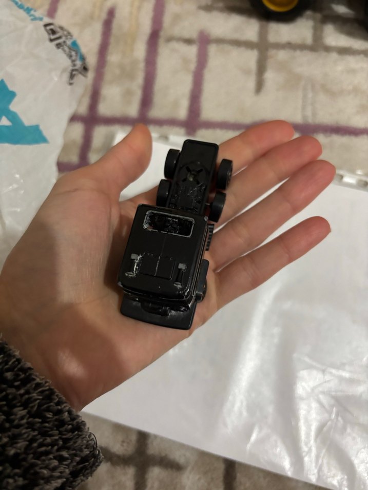 Siyah Minyatür Oyuncak Araba - Görsel 5