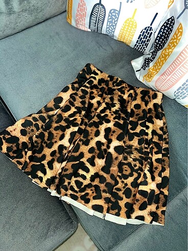 Zara leopar desenli etek