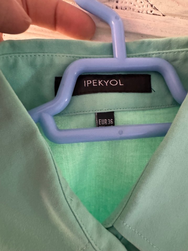 Kol Düğmeli Turkuaz Kadın Gömlek - Görsel 4