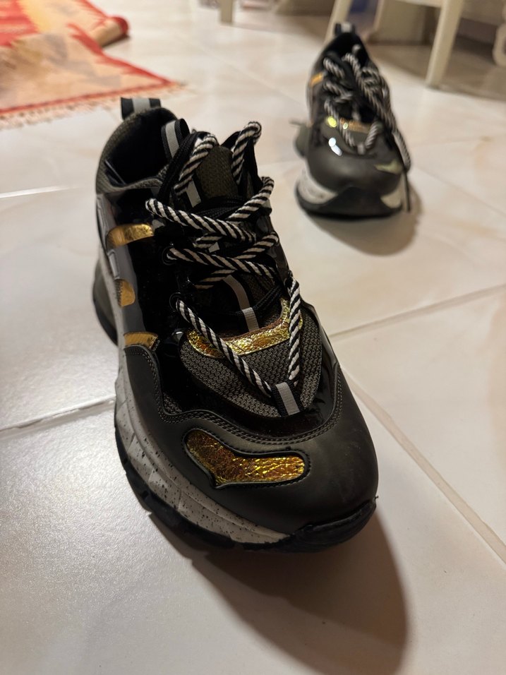 Elle Spor Ayakkabı - Görsel 3