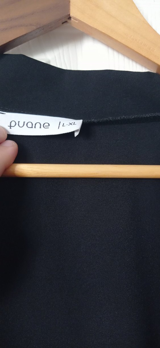 Düğmeli Siyah Uzun hırka - Görsel 4