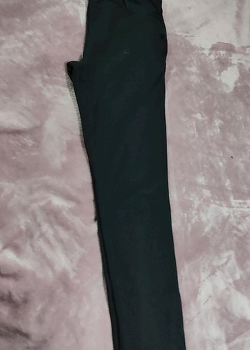 Kadın Siyah Yırtmaçlı Dar Kesim Kumaş Pantolon - Görsel 4