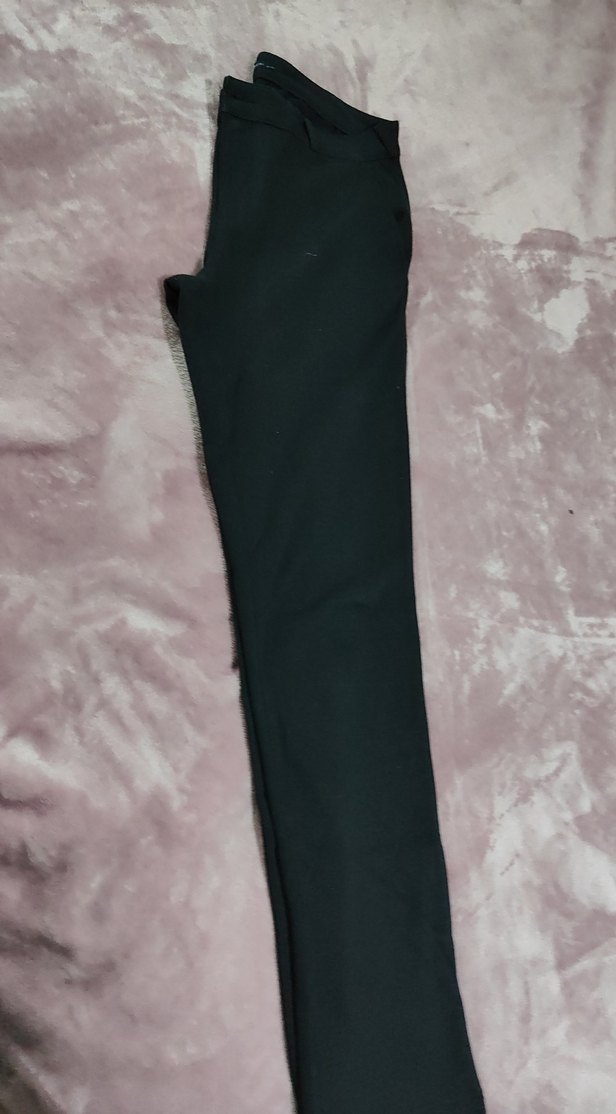 Kadın Siyah Yırtmaçlı Dar Kesim Kumaş Pantolon - Görsel 4