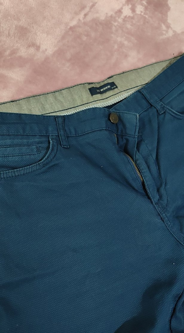 Erkek Lacivert Baskılı Kemerli Kısa Denim Pantolon - Görsel 3