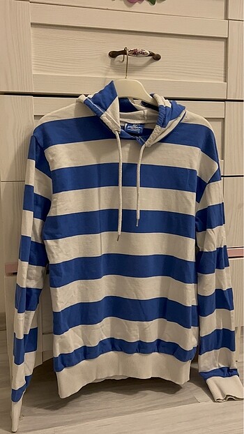 Mavi sweatshirt
