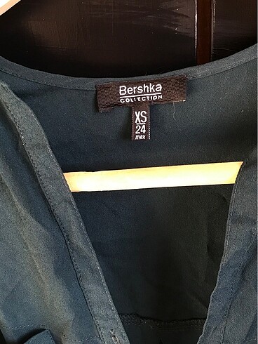 xs Beden Bershka Gömlek