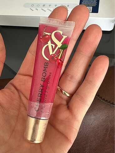 Victoria s Secret Lip gloss