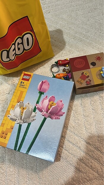 Lego lotus