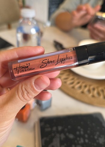 Parlak Bej Renk Lipgloss