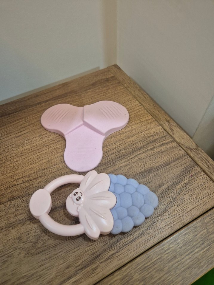 Pembe Pastel Diş Kaşıyıcı ve Çıngırak Seti - Görsel 2