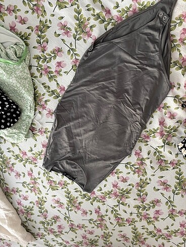Stradivarius çıtçıtlı bluz