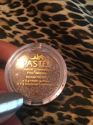 Pastel magic diamond eyeshadow 09 bronze.