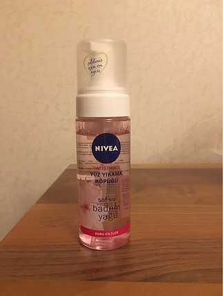Nivea yüz temizleme köpüğü