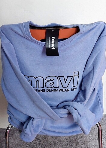 Mavi jeans yazılı oversize sweat