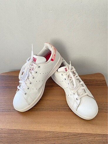 35,5 Beden beyaz Renk Orjinal Adidas Stan Smith