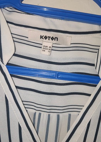 Çizgili V Yaka Kolsuz Bluz - Görsel 2