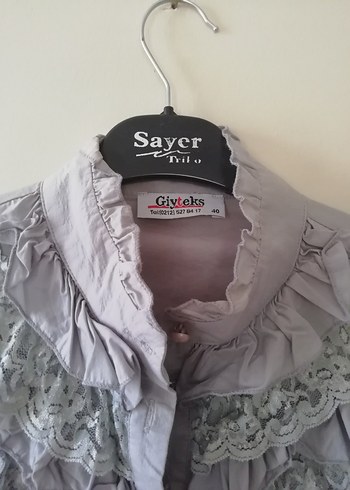 m Beden Uzun Kollu Fırfırlı Nakışlı Gömlek