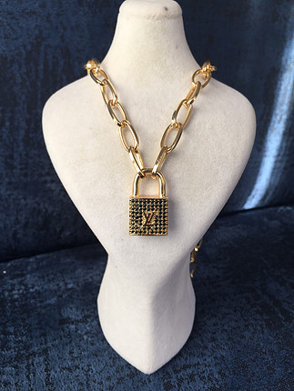 Louis Vuitton kilit kolye #takı #kolye #küpe #bileklik 