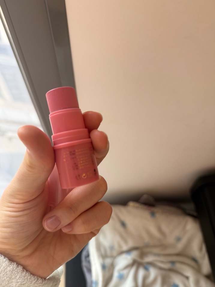 Essence Pembe Allık Stick - Görsel 3