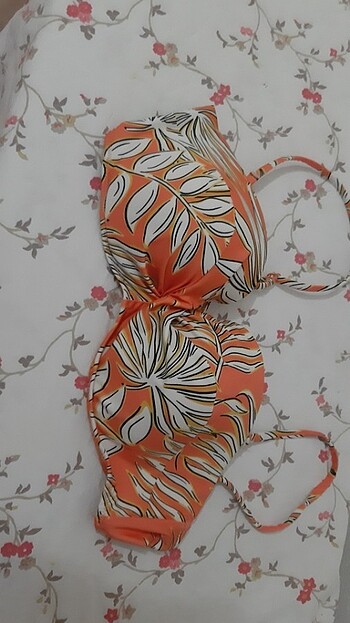 Bikini üstü 