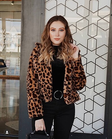 Leopar Desenli Peluş İnce Ceket
