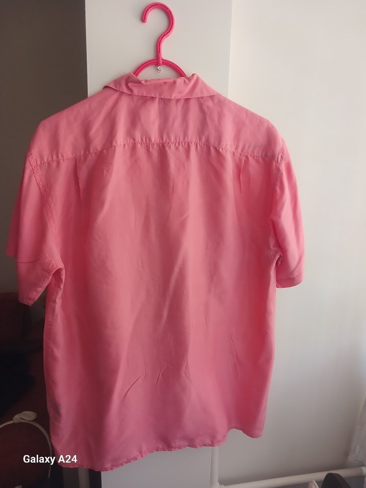 Düğmeli Pembe Saten Kadın Gömlek - Görsel 2