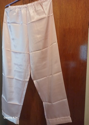 Isviçre H&M'den alinmiş pembe bayan pijamasi - Görsel 6