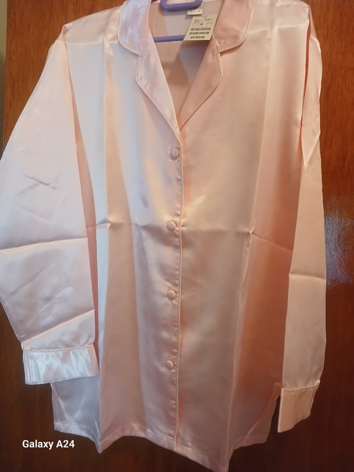 Isviçre H&M'den alinmiş pembe bayan pijamasi - Görsel 5