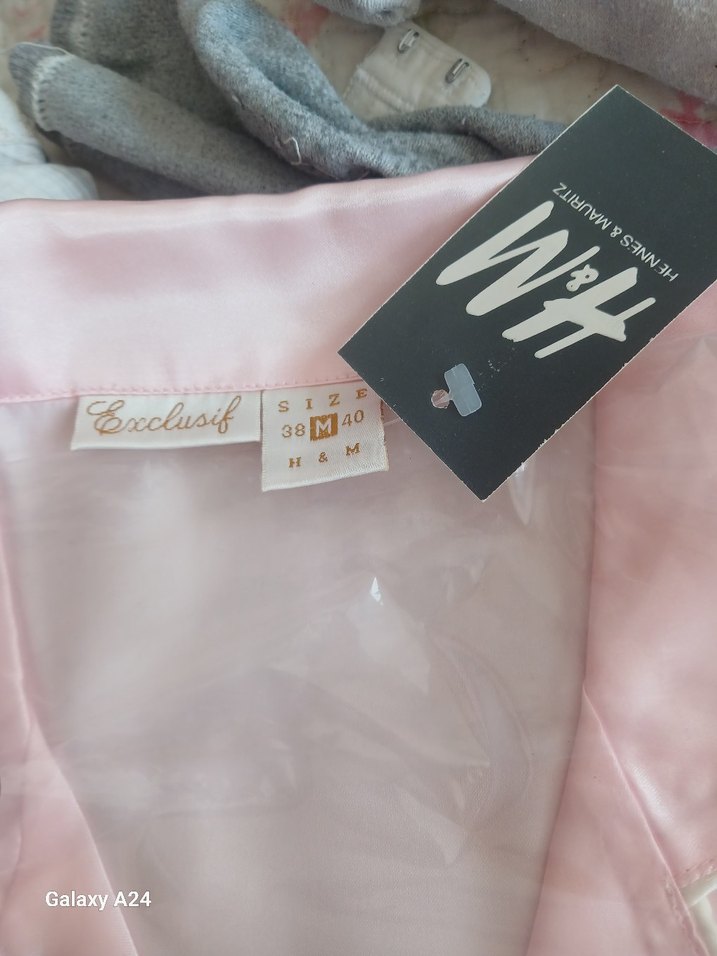 Isviçre H&M'den alinmiş pembe bayan pijamasi - Görsel 3