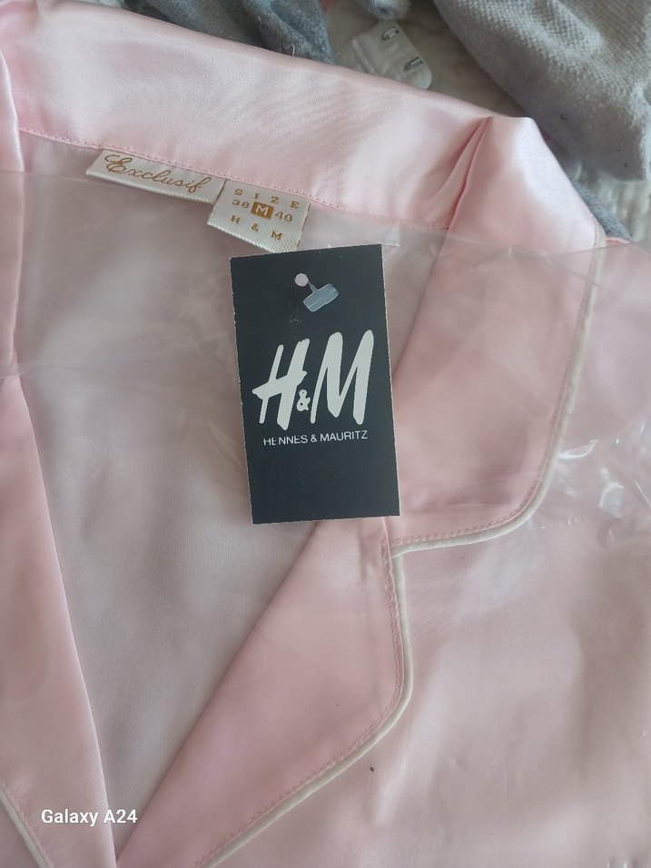 Isviçre H&M'den alinmiş pembe bayan pijamasi - Görsel 4
