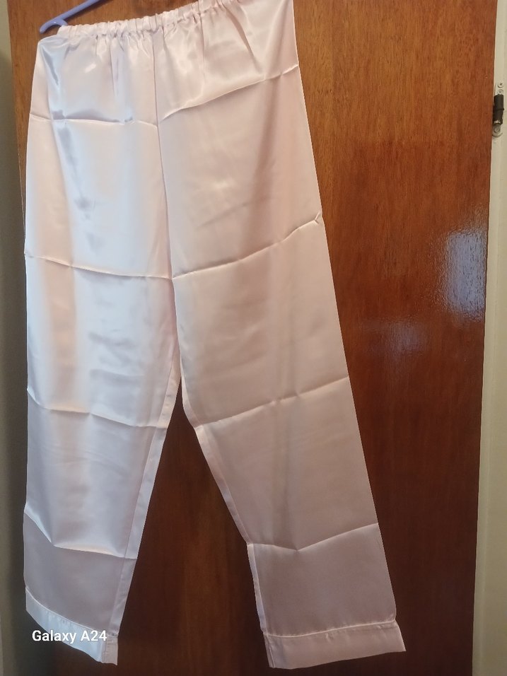 Isviçre H&M'den alinmiş pembe bayan pijamasi - Görsel 2