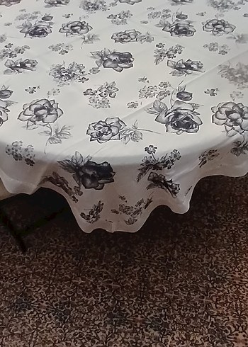 Dertsiz Çiçek Desenli Masa Örtüsü - Görsel 5