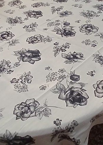 Dertsiz Çiçek Desenli Masa Örtüsü - Görsel 4
