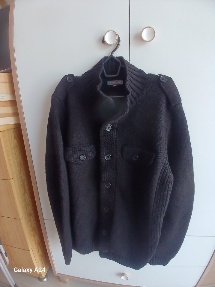 Siyah önden düğmeli triko Hırka - Görsel 3