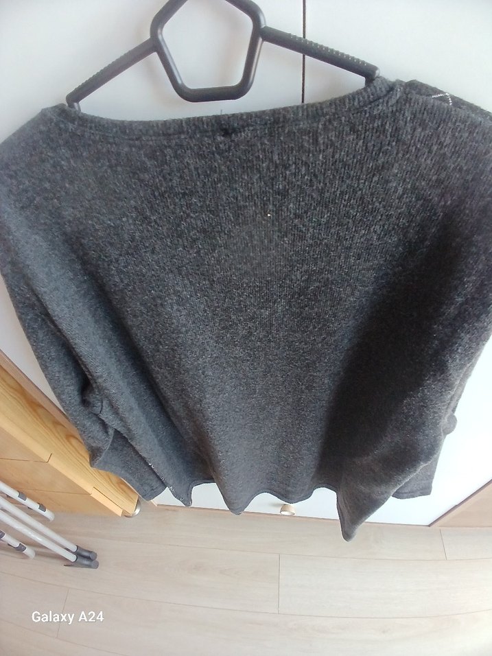 ZARA marka erkekler için  koyu gri V yakalı kazak - Görsel 4