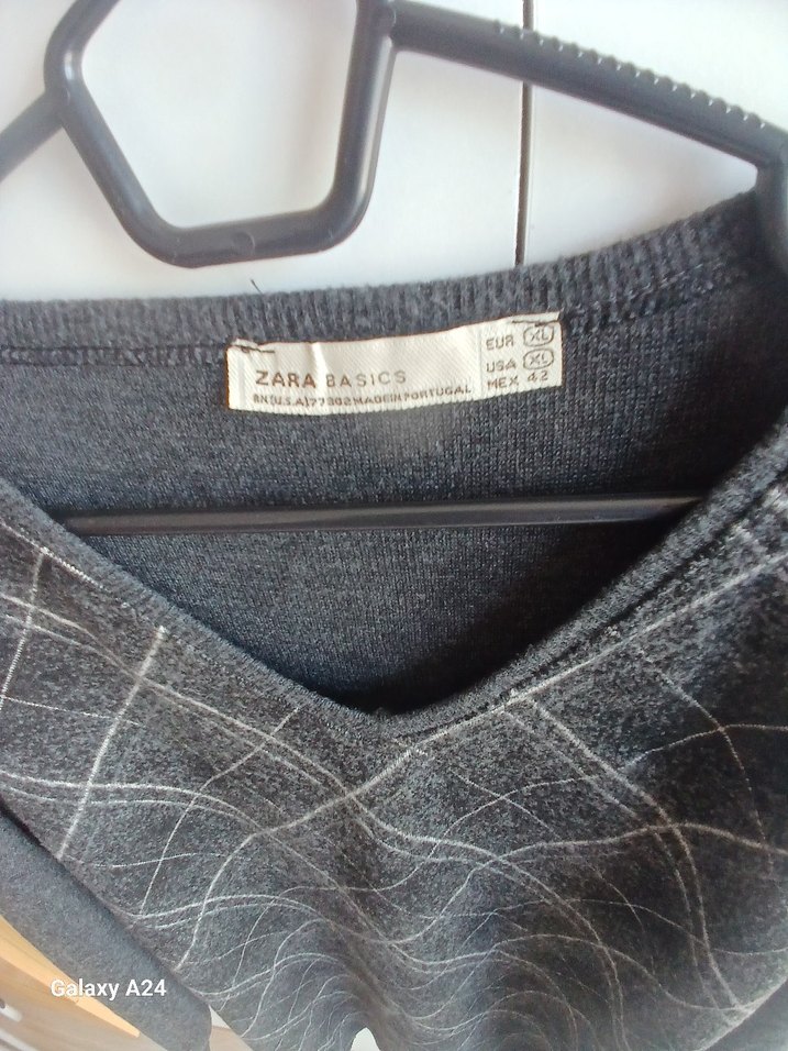 ZARA marka erkekler için  koyu gri V yakalı kazak - Görsel 3