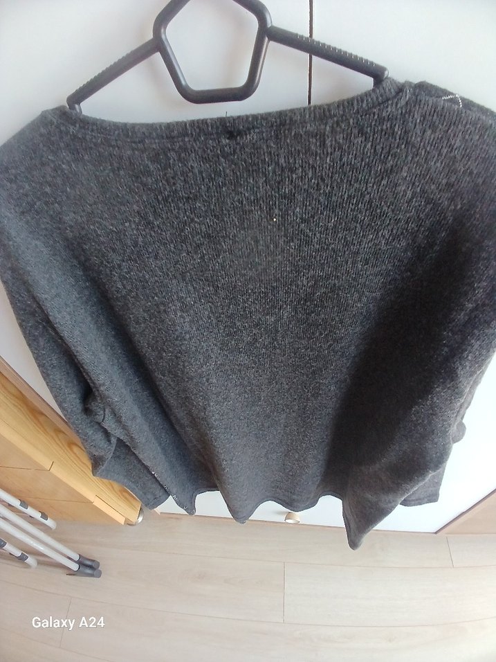 ZARA marka erkekler için  koyu gri V yakalı kazak - Görsel 5