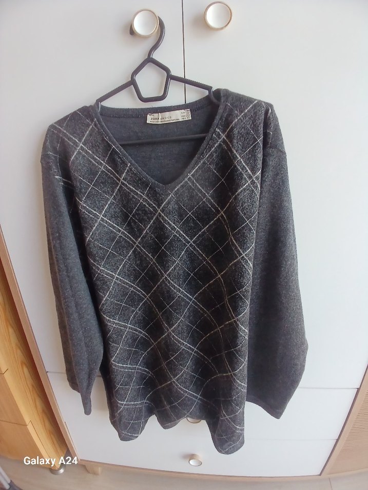 ZARA marka erkekler için  koyu gri V yakalı kazak - Görsel 2